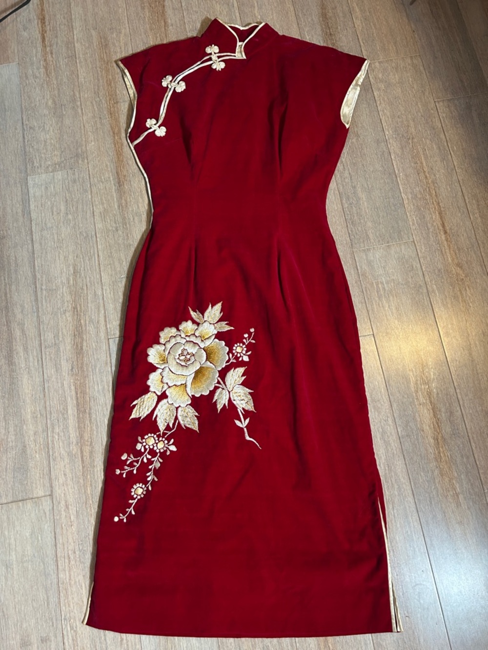 Classic Red Velvet Cheongsam Dress with Embroidered Floral Detail in gold Asian - Picture 16 of 17